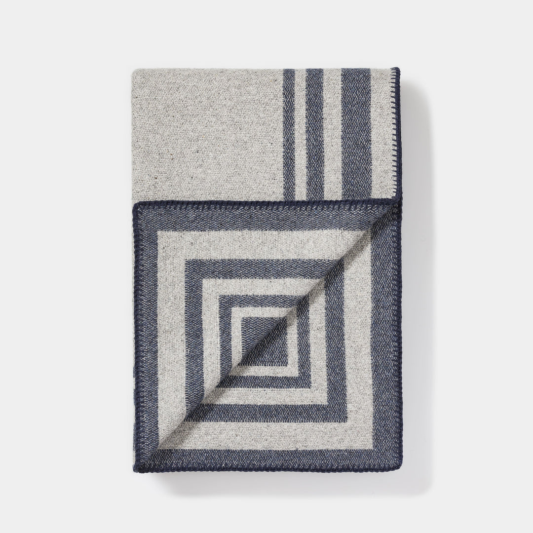 Light Grey/Navy White