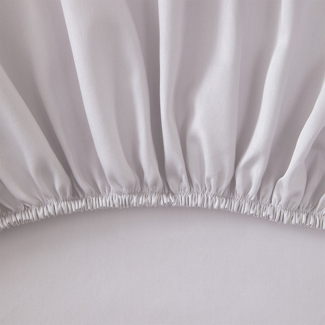 Triomphe Fitted Sheet by Yves Delorme