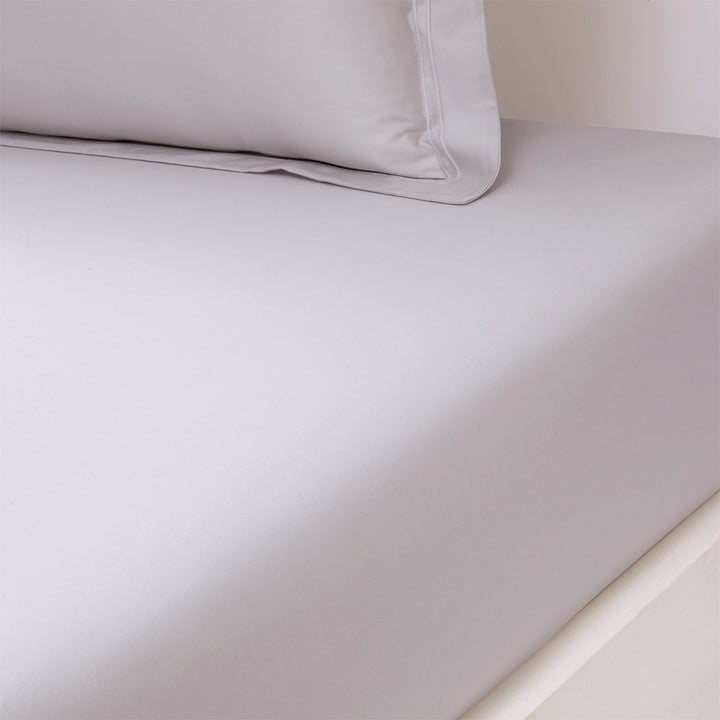 Triomphe Fitted Sheet by Yves Delorme