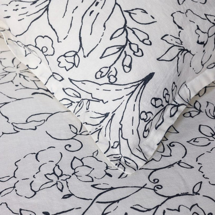 Vanilla/Loch Blue Detail