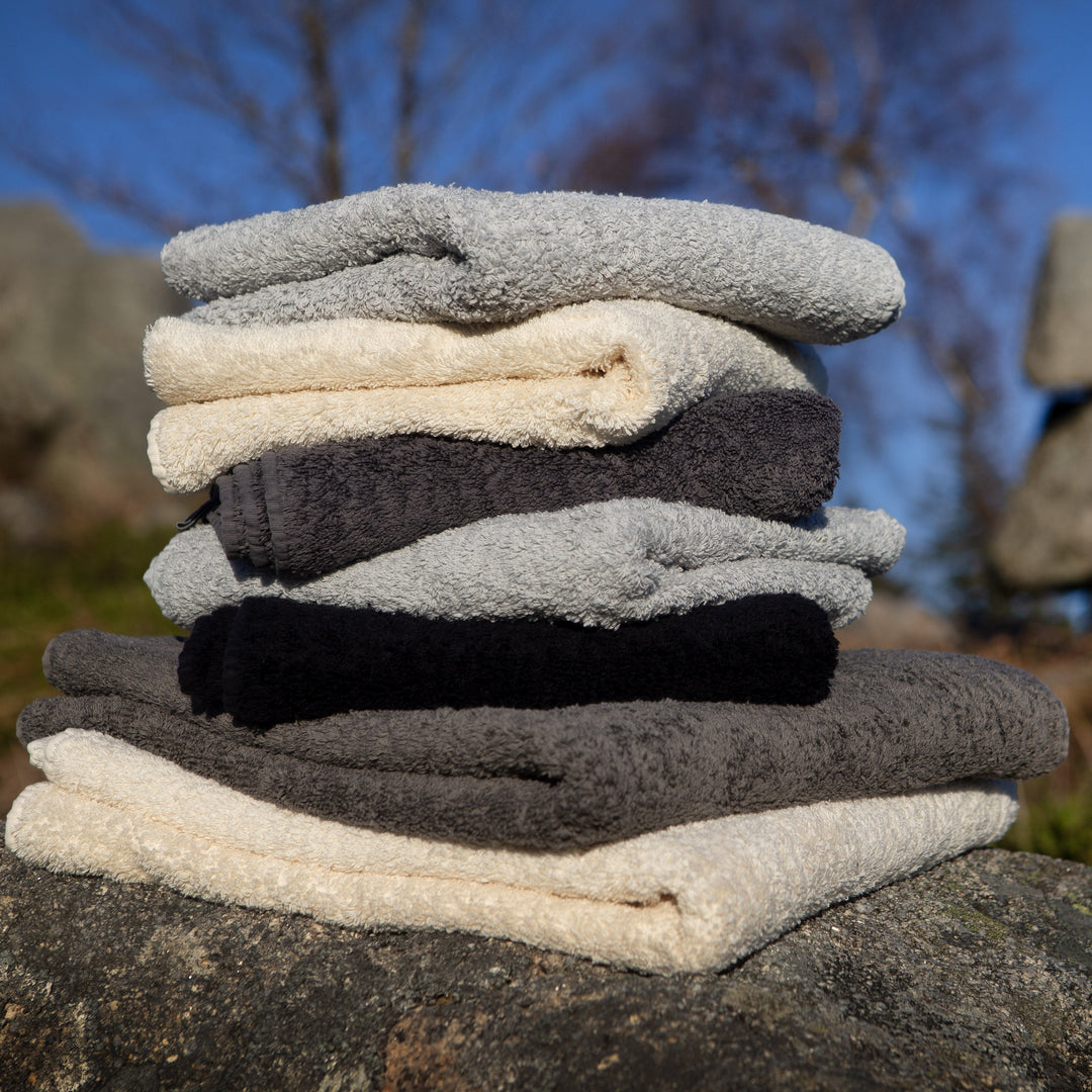 Top to Bottom: Platinum, Ecru, Volcan, Cloud, Black