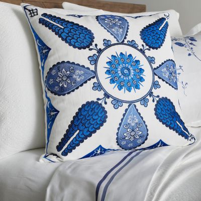 24x24 inch Decorative Pillow
